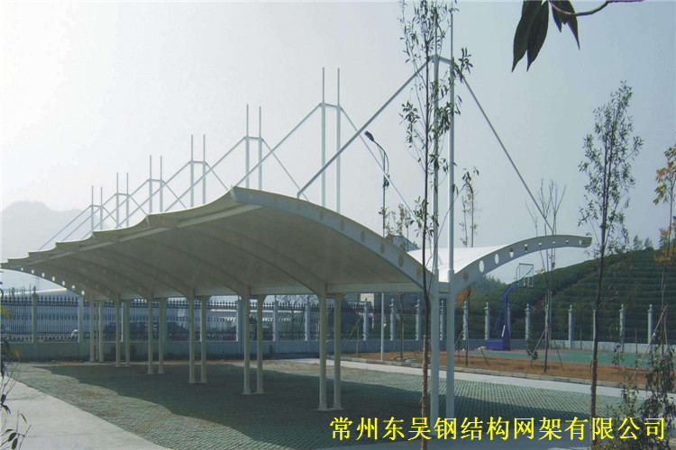 小型學校行政大樓膜結構車棚